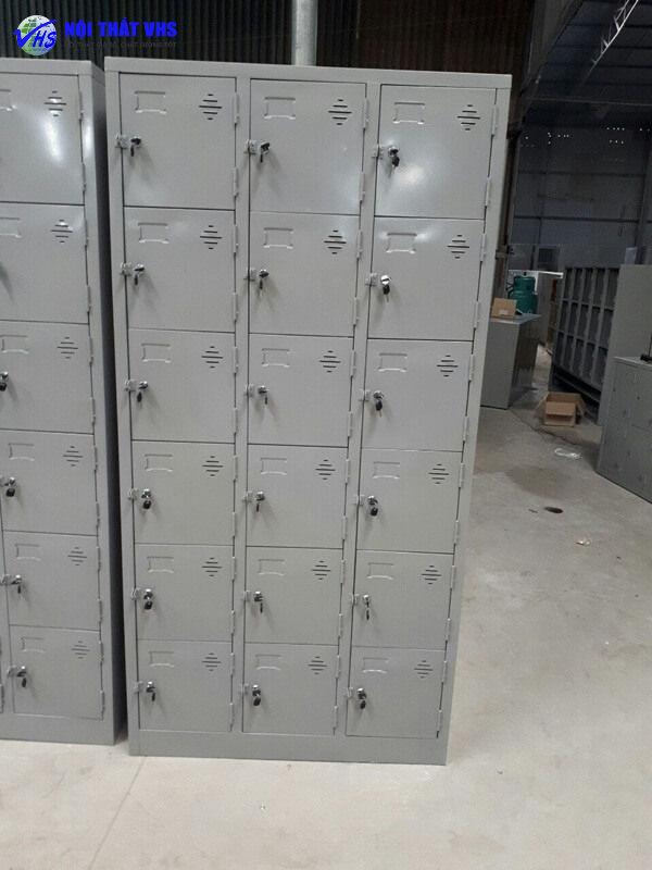 Tủ locker chất lượng là loại tủ sắt chia làm nhiều ngăn, có khóa locker cho từng ngăn